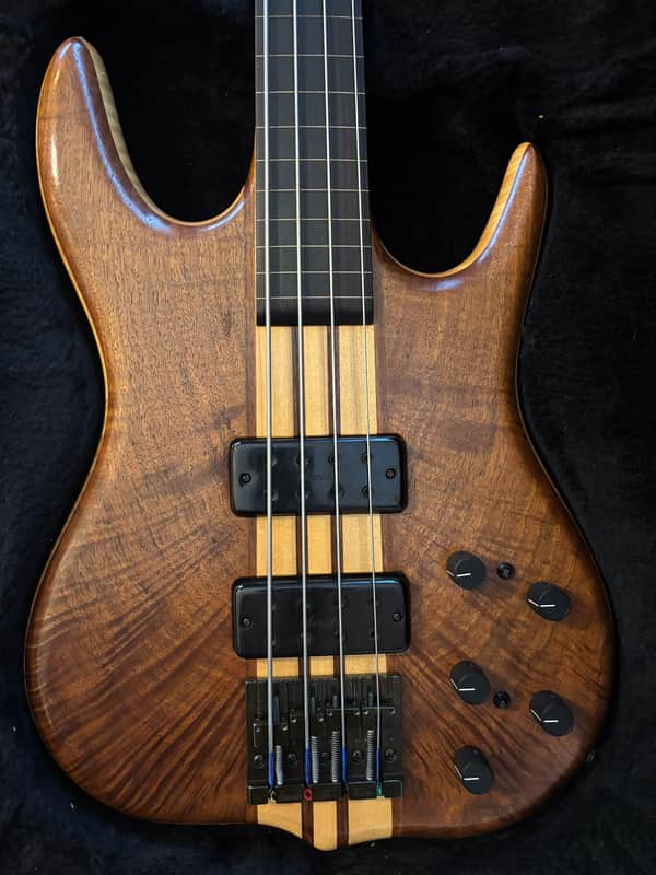 Ken Smith BT F4 TNV Black Tiger lined fretless Bass Guitar w Hard Case 2008