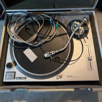 Technics SL-1200MK5 2台 オーディオテクニカ/Ortofon Technics SL-1200MK5 Analog DJ Turntables (BLACK) With Ortofon OM