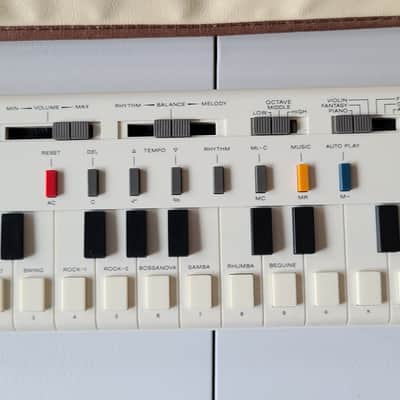 Realistic Concertmate 200 (Casio VL-1 rebadge) with box and case image 3