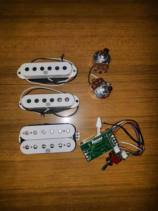 Seymour Duncan Hyperion White HSS + dyna-MIX9 Set image 1