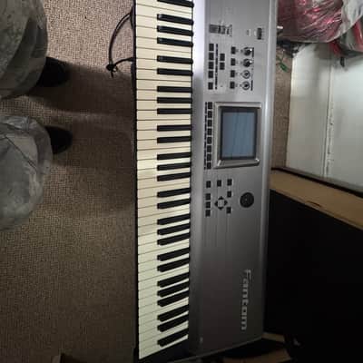 Roland Fantom FA- 76 76 key 2005-2010 - Brushed titanium / metallic silver with hardcase