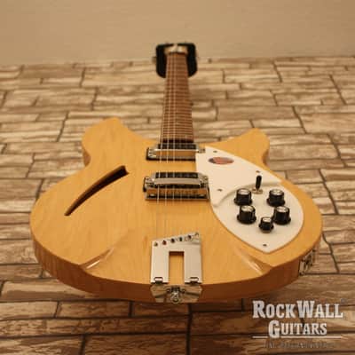 Rickenbacker  330  2013 - Mapleglo image 6