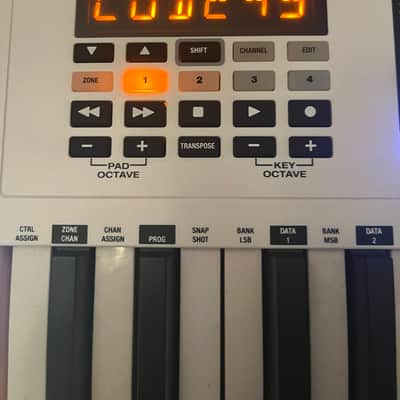 M-Audio Code 49 USB MIDI Keyboard Controller 2010s - White image 5