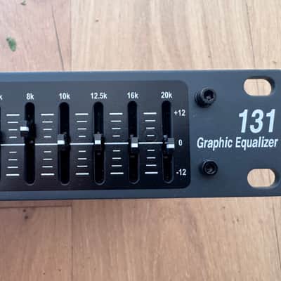dbx 131s Single 31-Band Graphic EQ 2010s - Silver image 6