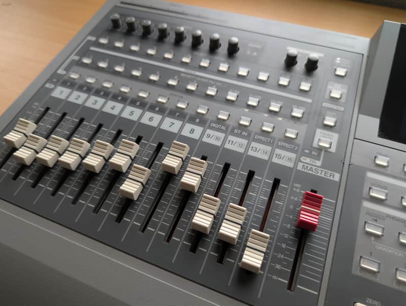 Roland VS-1680 24-Bit Digital Studio Workstation | Reverb