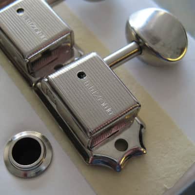 Fender American Vintage Guitar Tuners with Logo 0992074000 image 2