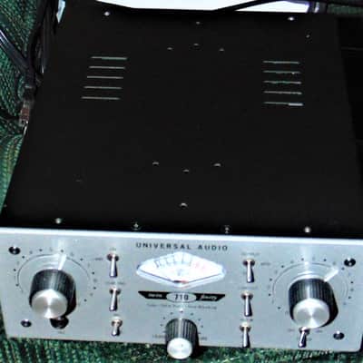 Universal Audio UA 710TF Twin-Finity Tube/Solid State Blending Mic Preamp w/DI Original Box image 7
