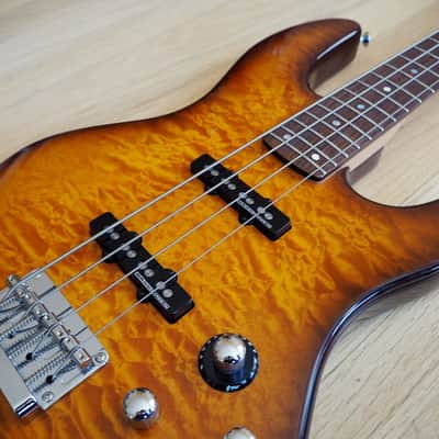 Fender Deluxe Series Jazz Bass 24 Fret Quilt Top w/ Active EQ, Duncan Pickups and Hardshell Case image 7