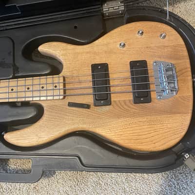 Peavey Foundation 1983 Natural Wood image 2