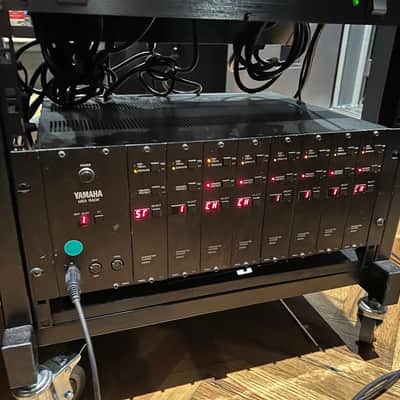 Yamaha TX816 8-Module FM Synthesizer 1984 - Black
