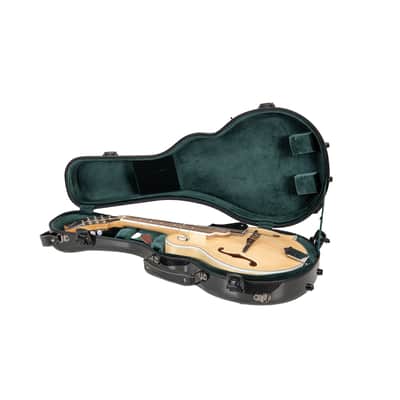 Crossrock Air Carbon Mandolin Case for F-Style (Fits Gibson F5) | Gloss 3K Carbon Weave Finish in Carbon Black, TSA Lock, Backpack Straps, Dust Cover – Elite Flight Case image 5