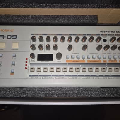Roland TR-09 Rhythm Composer 2017 - Present - White image 2