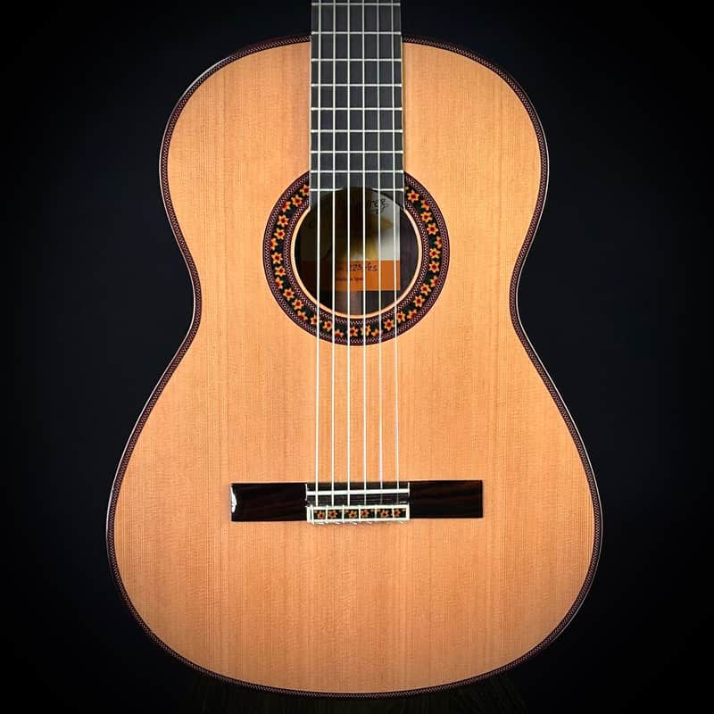 Ramirez Estudio 140 - Cedar Top Classical Guitar