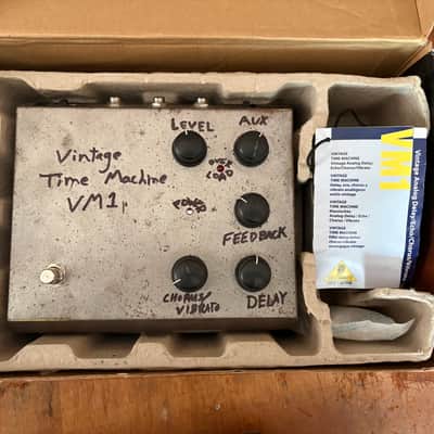 Behringer VM1 Vintage Time Machine Delay / Vibrato 2010s - Cream White / Black image 2