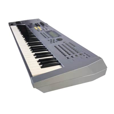 Yamaha MOTIF ES6 61-Key Synthesizer Workstation Keyboard image 5