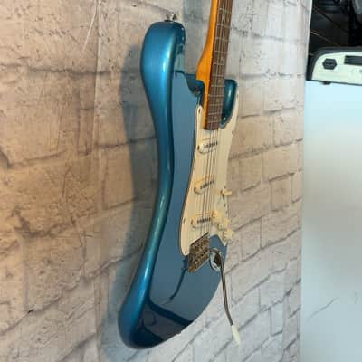 Squier Classic Vibe 60's Strat Electric Guitar image 4
