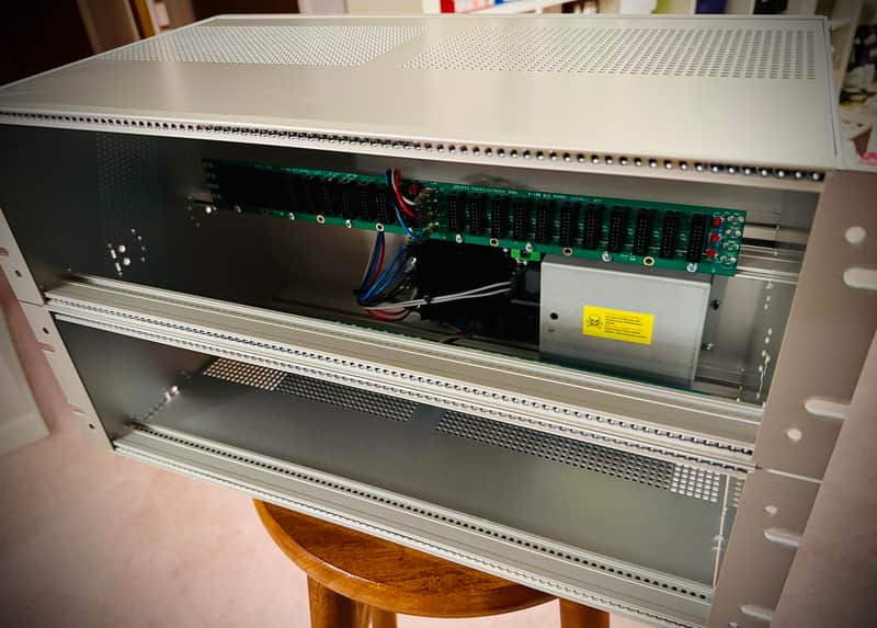 Doepfer A-100G6 Rackmountable Eurorack Case with (PSU3) Power Supply - Silver Bild 1