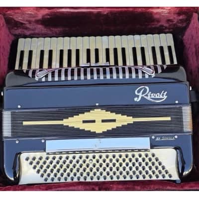 1950’s Sonola Rivoli Piano Accordion 41/120 image 2