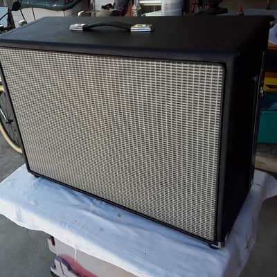 Boutique 2x12 extension cabinet image 6