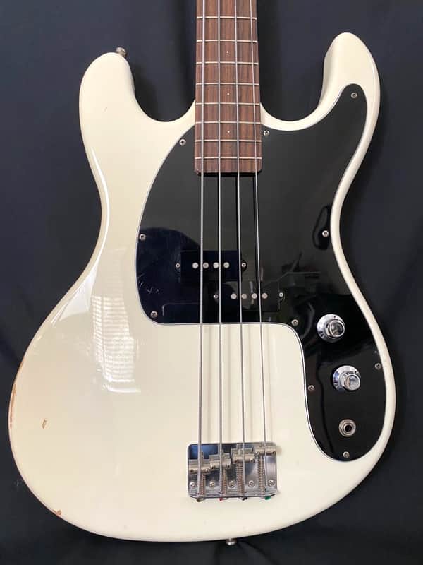 2000s Mosrite Mark II Bass in great condition RAMONES | Reverb Canada