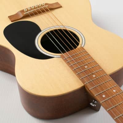 Martin 00-X2E Acoustic-electric Guitar - Natural image 6