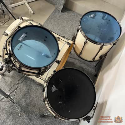 Tama Superstar Hyperdrive Birch 22,12,16 + 14 Drum Kit image 6