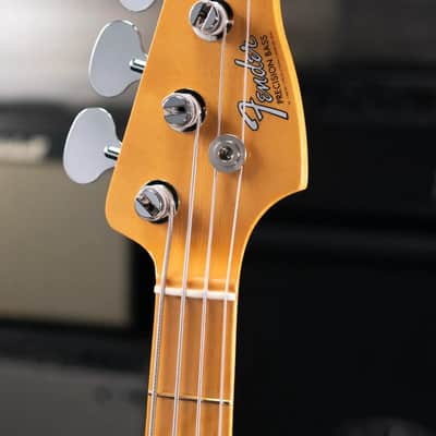Fender Vintera III Late '60s Precision Bass - Lake Placid Blue with Gig Bag image 6
