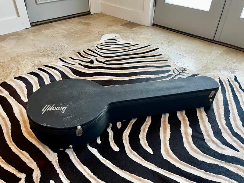 Gibson PB-100 4 String Plectrum Banjo Hardshell Case 1960’s - Bright Blue Plush Interior Lining with key image 1