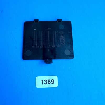 BEHRINGER UMX610 U-Control MIDI Keyboard Parts: Battery Cover Door image 2