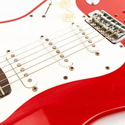 Squier Affinity Series Stratocaster – 22-Fret Rosewood Fretboard – 1997–2000 – Torino Red – Used; Good Condition image 5