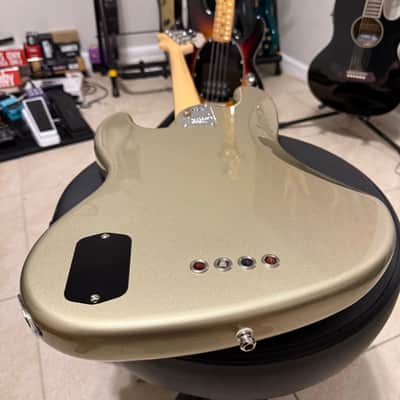 Fender American Elite Jazz Bass with Maple Fretboard 2016 - 2019 - Champagne image 2