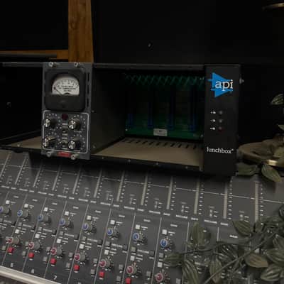 API 500-8B HC 8-Slot Lunchbox 2014 - Present - Black image 1