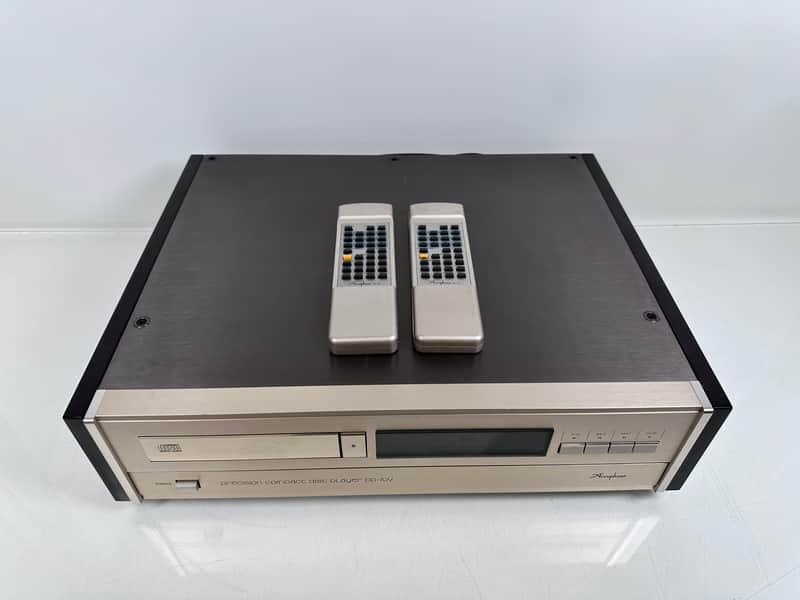 Accuphase DP-70V CD Player w/ Remote image 1