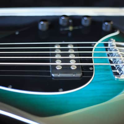 Music Man Classic StingRay 5 2003 Blueburst image 11