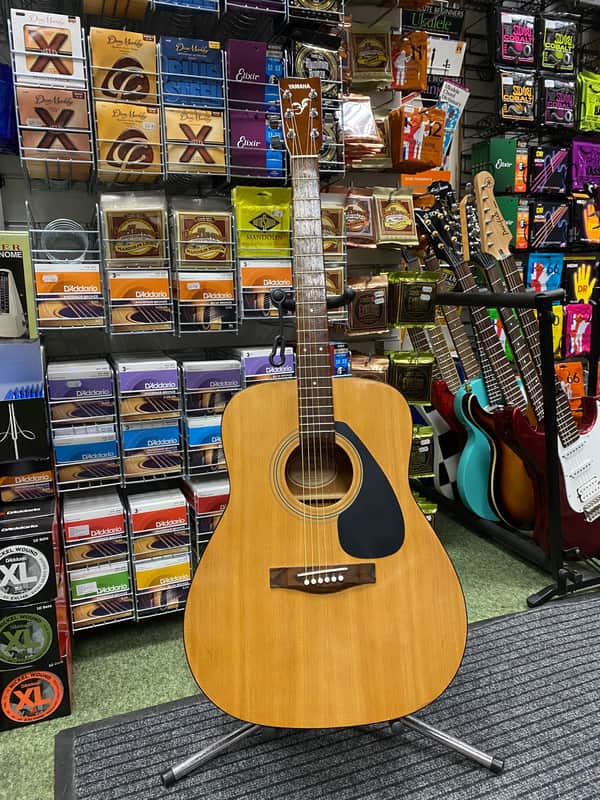 Yamaha F330 dreadnought acoustic guitar - S/H image 1