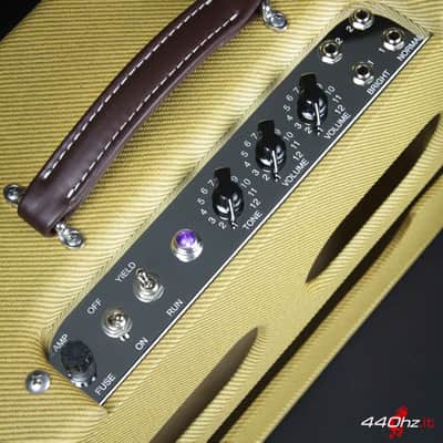 Victoria 20112 1x12 Combo Lacquered Tweed 230V - Fender Narrow Panel Deluxe Replica image 2