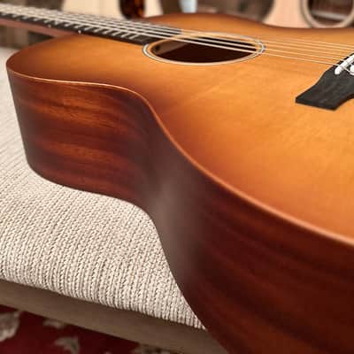 Larrivee OM-Simple 6 Burst Acoustic Guitar with Hard Case image 5