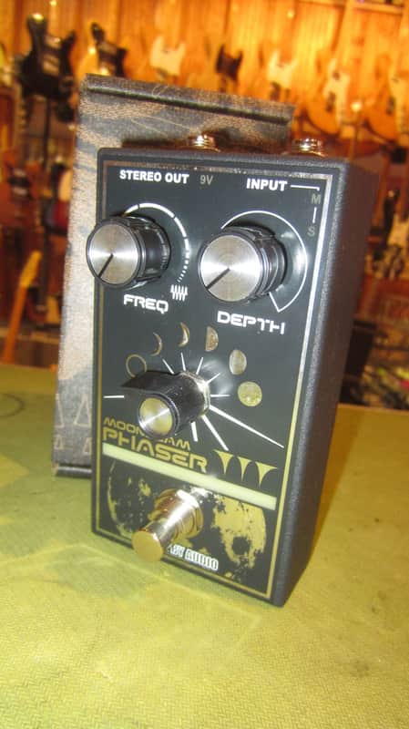 Death By Audio Moonbeam Phaser Black and Gold image 1