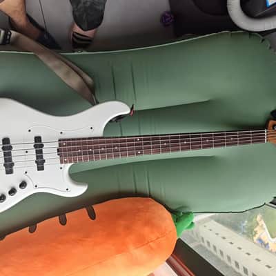 Ibanez mdm1005 White Electric Guitar image 1