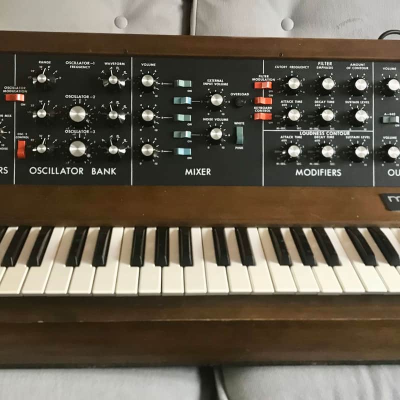 1971 – 1982 Moog Minimoog Model D 44-Key Monophonic Synthesize…