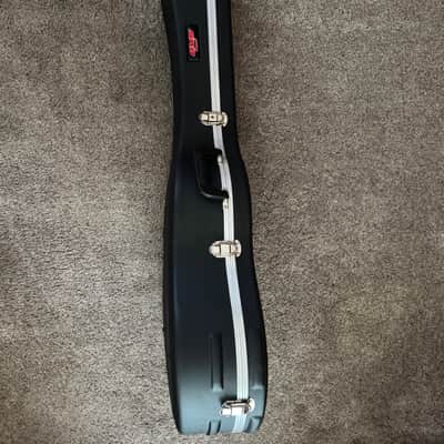 SKB 1SKB-8 Dreadnought Economy Hardshell Acoustic Guitar Case 2010s - Black image 2