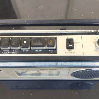 Sanyo M1700H 1980's Mini Boombox image 2