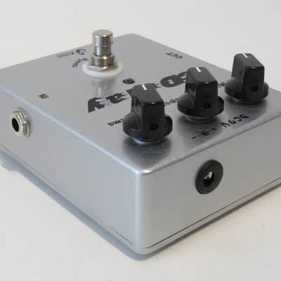 Caline (Zealux) CP-17 Delay Guitar Effects Pedal – Mint & Boxed image 4