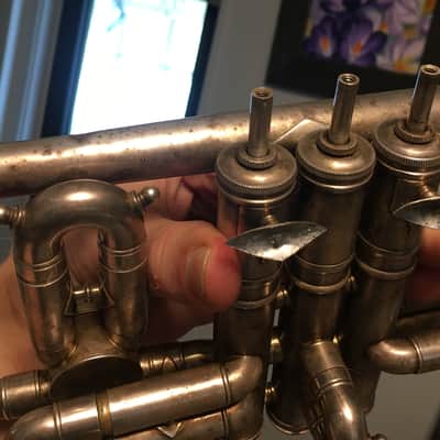 MAKE OFFER CORNET 1922 CONN 10A WONDER SILVER PLATE MISSING SOME PARTS NOT FUNCTIONING FREE SHIP image 18