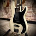 Fender Duff McKagan Deluxe Precision Bass - White Pearl