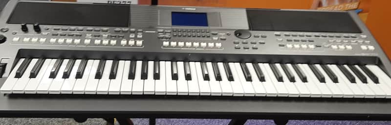 Yamaha PSR-S670 61-key Arranger Workstation | Reverb