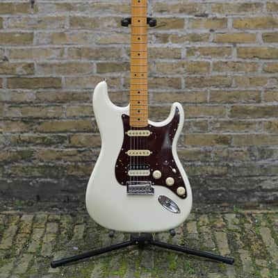 Fender American Professional II Stratocaster HSS - Olympic White image 16