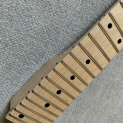 Ibanez Short Scales Guitar Maple Wood Neck, 24 Frets Fingerboard image 5