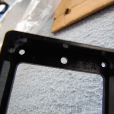 L.S.R. USA Pickup Surrounds Lot Of 18 Black Pickup Surrounds Neck & Bridge LSR USA Pickup Rings Luthier Supplies Black Pickup Surround Neck & Bridge Positions image 5