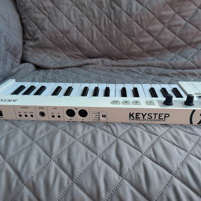Arturia KeyStep 32-Key MIDI Controller 2017 - 2025 - White image 2